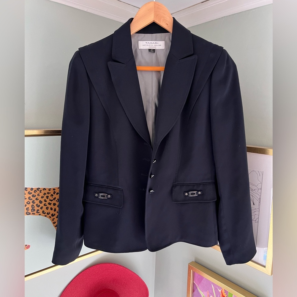 Tahari blazer